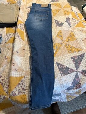 Levi's Signature Slim Jeans in Classic Blue Denim